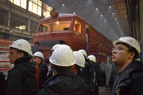 Челябинский электровозоремонтный завод активно развивает промышленный туризм в рамках проводимой Всероссийской акции "Неделя без турникетов"