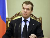 Медведев решил бить взяточников рублем