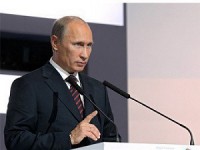 Владимир Путин заявил, что антикризисный план правительства РФ сделает кредиты для предприятий страны доступнее. В нем предусмотрен рост госгарантий по кредитам и различным займам.