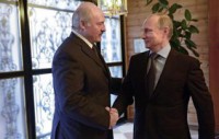 Российский президент Владимир Путин направился в Минск на переговоры с лидерами Украины, Франции и Германии по ситуации на востоке Украины.