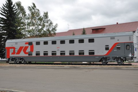 Тверские вагоностроители представили новые пассажирские двухэтажные вагоны