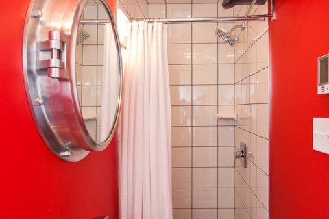 Как визуально расширить пространство ванной комнаты?