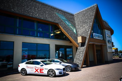 Презентация Jaguar XE в АРТЕКС