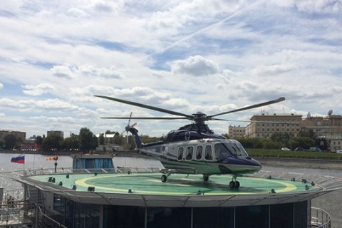 Вертолет AgustaWestland AW 139 совершил первый гражданский рейс в Москве.