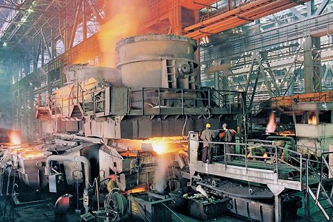 Промышленное производство в России с начала года сократилось на 3%