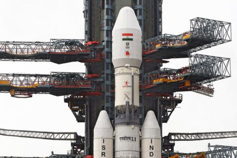Индия запустила ракету с 20-ю космическими аппаратами