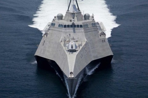 Новый эсминец «Замвольт» с технологией «стелс» готовится к боевым стрельбам