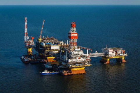 ЛУКОЙЛ приступил к промышленной эксплуатации крупнейшего месторождения в Каспийском море.