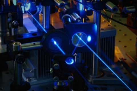 Китайские ученые разработали оптоволоконный лазер мощностью 20 кВт