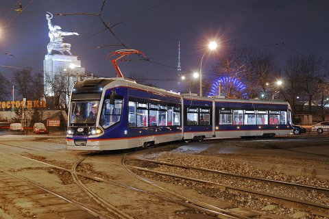 Трансмашхолдинг и Транспортные системы представили на «ЭкспоСитиТранс-2016» трехсекционный низкопольный трамвай