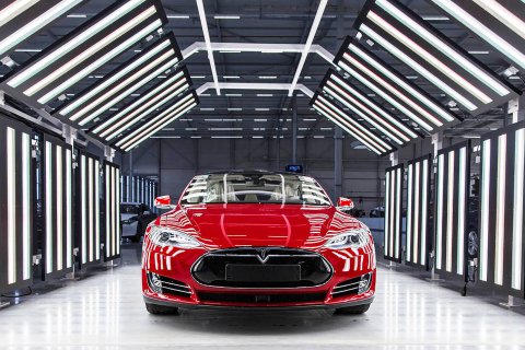 Tesla открывает в Москве свое представительство и автосалон