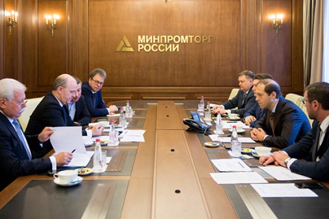 Денис Мантуров провел встречу с Президентом ПАО «Автоваз» Николя Мором
