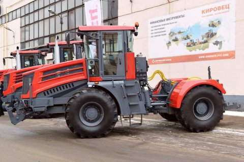 «Петербургский тракторный завод» презентовал серийное производство нового трактора «Кировец» К-424