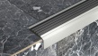 Алюминиевый профиль с резиновой вставкой для ступеней.
Артикул: SM30
Материал:...