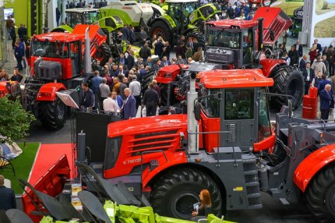 Петербургский тракторный завод представил итоговый продукт пятилетней модернизации сельскохозяйственных тракторов