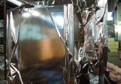Упаковка компрессоров в металлизированную герметичную пленку NR-M