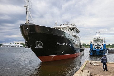Завод «Вымпел» спустил на воду самое большое судно в истории предприятия