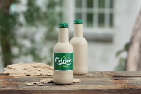 Компания Carlsberg представила образцы бутылок из эковолокна