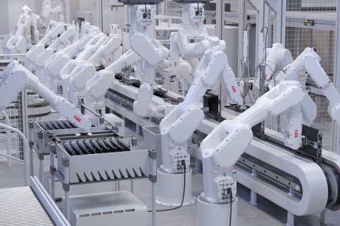 ABB расширяет семейство малых роботов быстрым и мощным IRB 1300, предназначенным для работы в ограниченном пространстве