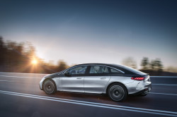 Mercedes-Benz представил электрического соперника BMW i7- Mercedes EQS(ВИДЕО) 8