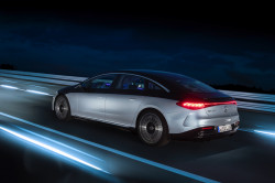 Mercedes-Benz представил электрического соперника BMW i7- Mercedes EQS(ВИДЕО) 9