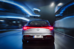 Mercedes-Benz представил электрического соперника BMW i7- Mercedes EQS(ВИДЕО) 11