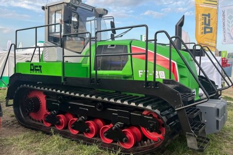 Представлен новый российский сельскохозяйственный трактор FT80 на гусеничном ходу