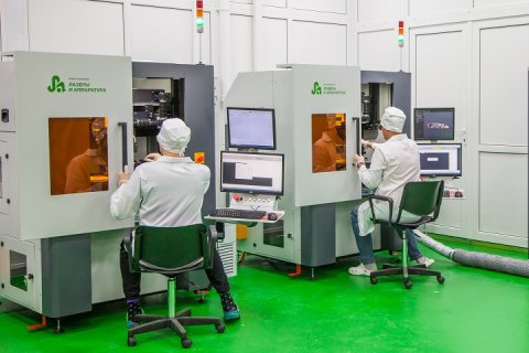 Компания «Лазеры и аппаратура» первой в России разработала и запустила в серийное производство высокоточные лазерные установки для микроэлектроники