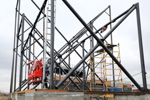 Резидент Свободного порта Владивосток, который создал эко-парк на сопке Мишенная, завершает монтаж самых высоких в России качелей