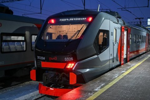 На маршрут Санкт-Петербург — Сестрорецк вышел новый современный электропоезд ЭП2ДМ