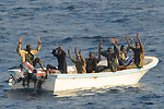 Сомалийских пиратов будут судить в Москве