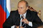 Путин настаивает на увеличении добычи газа до 1 трлн. кубов