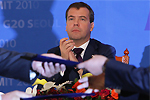 Медведев: Рубль должен стать резервной мировой валютой