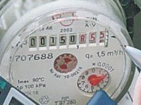 Медведев требует контроля за ростом тарифов на газ и электричество