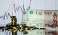 Официальный курс валют на завтра, 23 января 2015 года, немного снижен. Курс доллара опустился до отметки в 65,4 рубля, курс евро уменьшился до 75,77 рубля. Таким образом, курс рубля укрепился к иностранным валютам.
