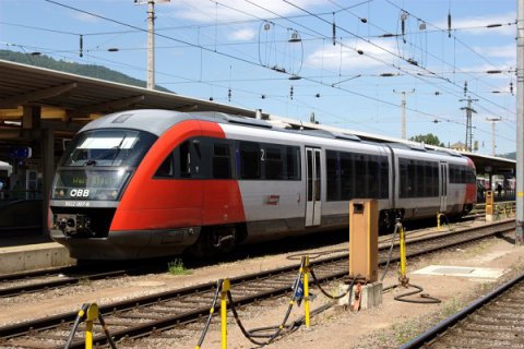 На совместном предприятии Siemens и «Синара» для РЖД продолжится выпуск локомотивов .
