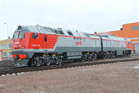 На эксплуатационные испытания отправился новый грузовой магистральный локомотив 2ТЭ25КМ
