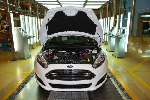 Первый автомобиль Ford с российским двигателем сошел с конвейера завода в Татарстане