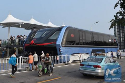 В Китае впервые испытали автобус-портал