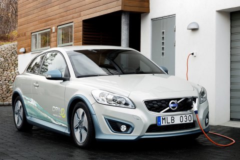 Компания Volvo полностью отказывается от применения бензиновых двигателей