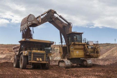 Компания «АЛРОСА» вывезла с Верхне-Мунского месторождения первую партию руды