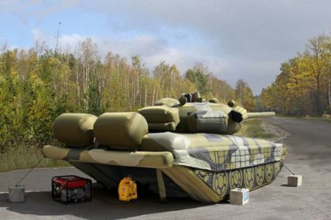 Российские надувные танки и ракеты пользуются спросом на рынке боевой техники