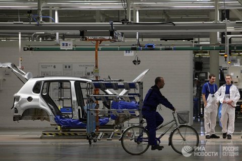 На заводе Volkswagen в Калуге рабочие начали «итальянскую забастовку»