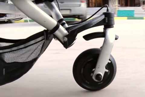 Ученые НГТУ НЭТИ создали универсальный съемный электропривод для детских колясок
