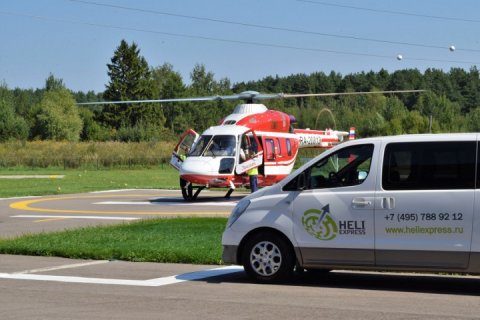 В Хелипарке «Подушкино» продемонстрировали новое вертолетное такси и перевезли первых пассажиров.