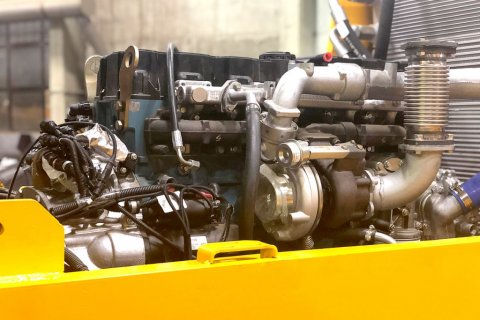 Бульдозеры второго поколения ДСТ-УРАЛ будут оснащены новыми двигателями ЯМЗ
