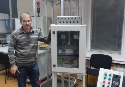 Группа АйДи передала обучающий стенд Inovance новосибирскому техническому университету