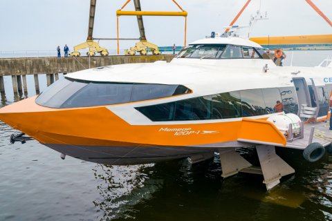Судно нового поколения на подводных крыльях «Метеор 120Р» спустили на воду в Нижегородской области