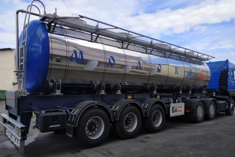 В России выпустили полуприцеп –цистерну для транспортировки молока объемом 24 000 литров