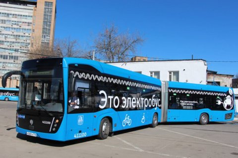 На магистральный маршрут Москвы появился электробус-гармошка «КАМАЗ»
